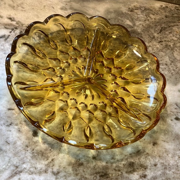 ❄️4 For $20 Vintage Yellow Glass 3 Section Divided Dish - Picture 3 of 4